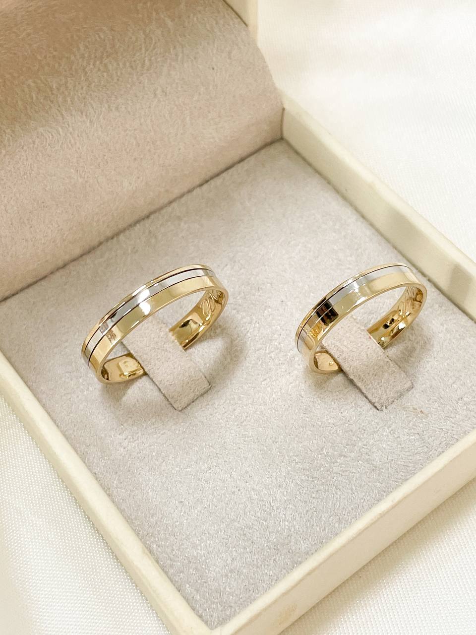 Alianças de Bodas Boston 4mm Ouro 18K