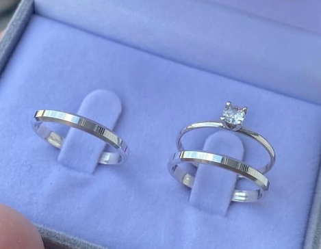 Alianças de Namoro Prata -  Italianinho com 2,5mm + Anel Solitário