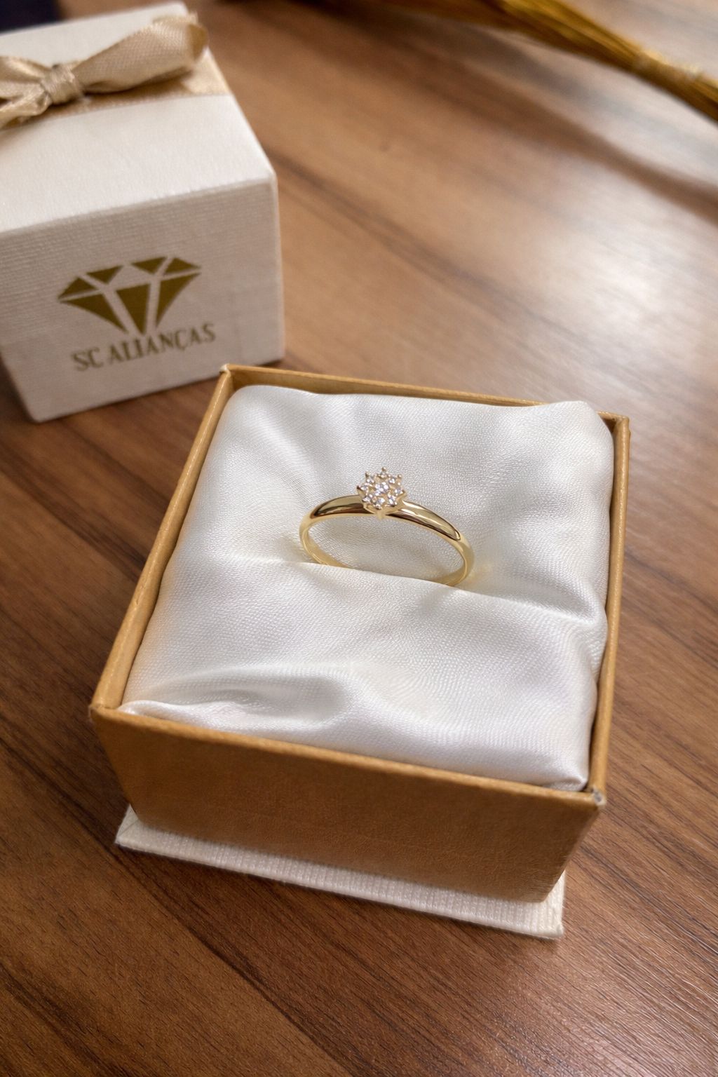 Anel Solitário Jardim de Luz - OURO 18K